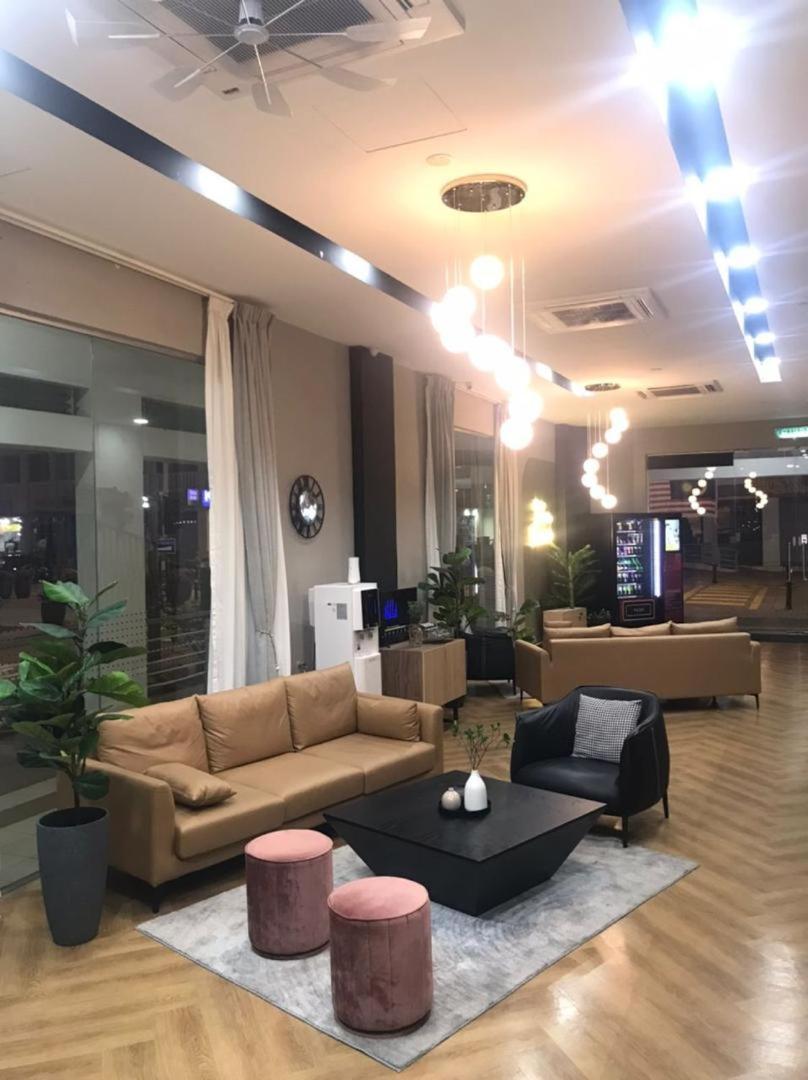 פוטראג'איה Enclave Business Hotel מראה חיצוני תמונה