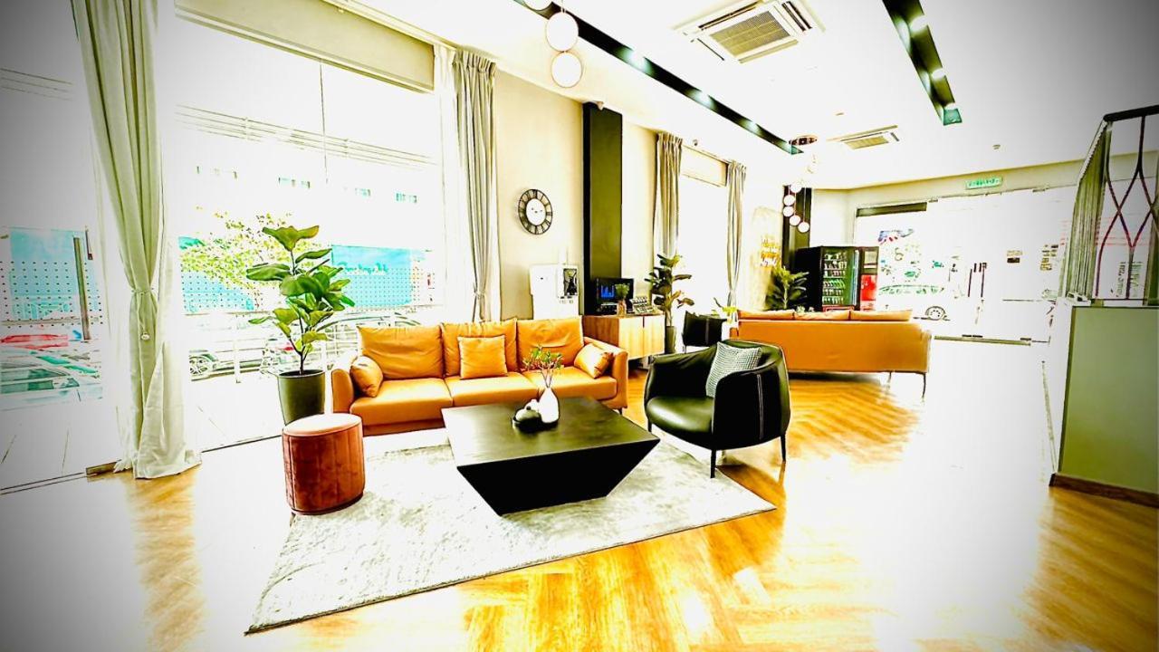 פוטראג'איה Enclave Business Hotel מראה חיצוני תמונה