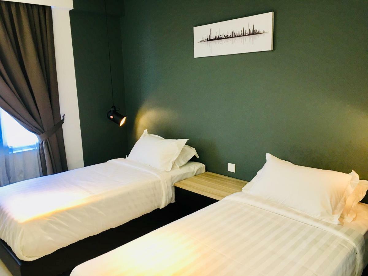 פוטראג'איה Enclave Business Hotel מראה חיצוני תמונה