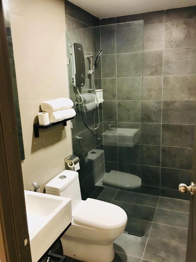 פוטראג'איה Enclave Business Hotel מראה חיצוני תמונה