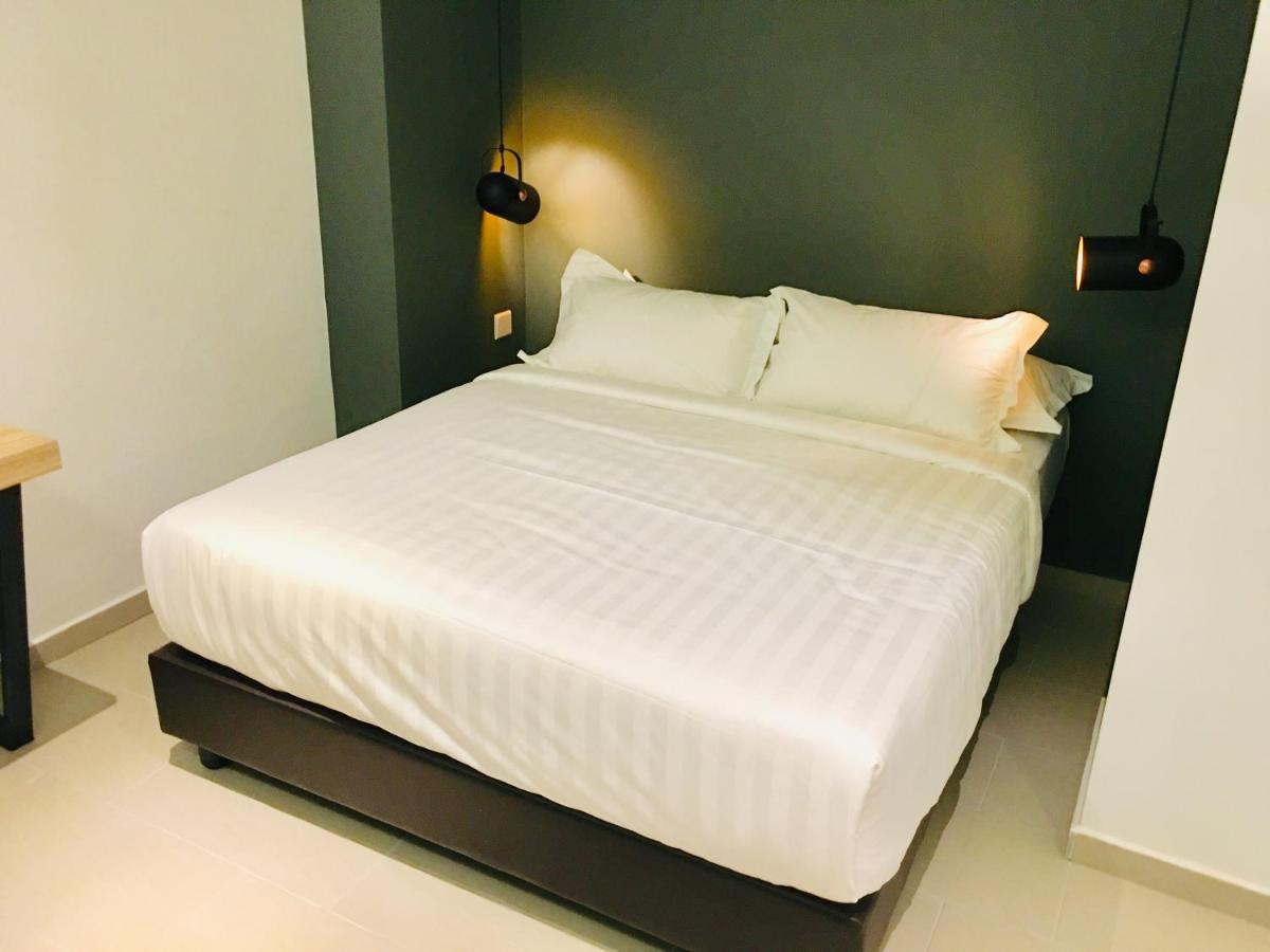 פוטראג'איה Enclave Business Hotel מראה חיצוני תמונה